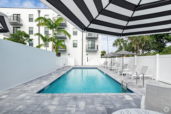 Piscina - The Bella Downtown