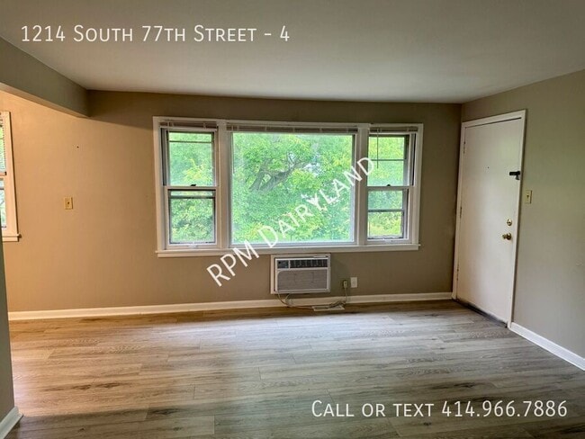 Building Photo - 1214 S 77th St