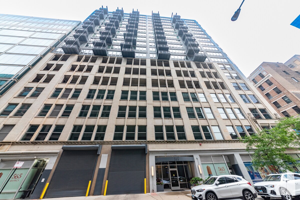 Foto principal - 565 W Quincy St
