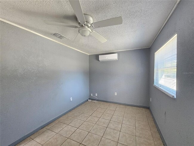 Building Photo - 945 Reynolds Rd