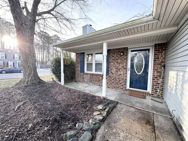 Building Photo - Eclectic & Charming Updated Ranch