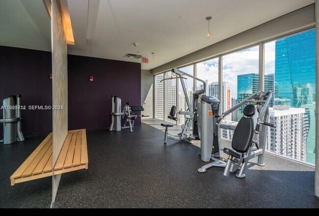 Foto del edificio - 151 SE 1st St