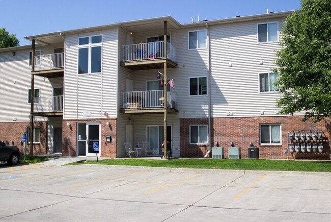 Building Photo - 649 Parkwild Dr