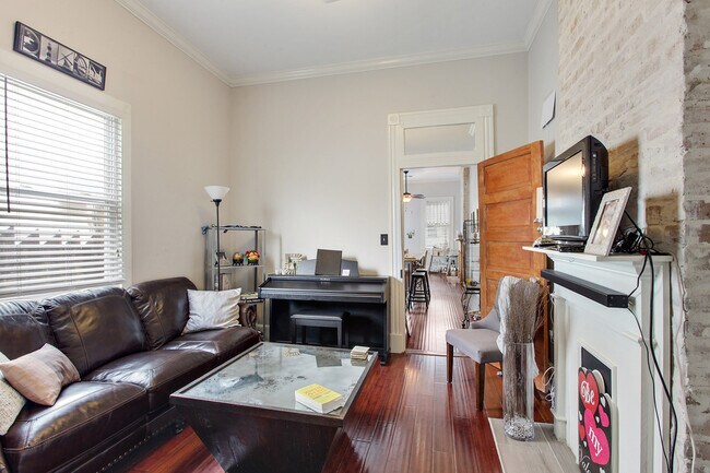 Foto del edificio - 7916-18 Hickory