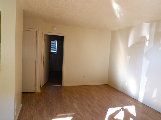 Building Photo - 1707 SW B Ave