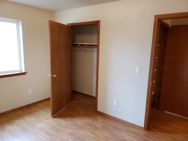 Bedroom 1 - 1202 West Entiat Avenue