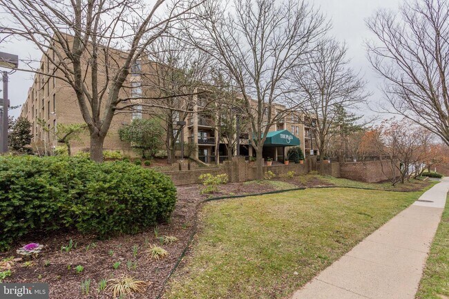 Foto del edificio - 801 N Howard St