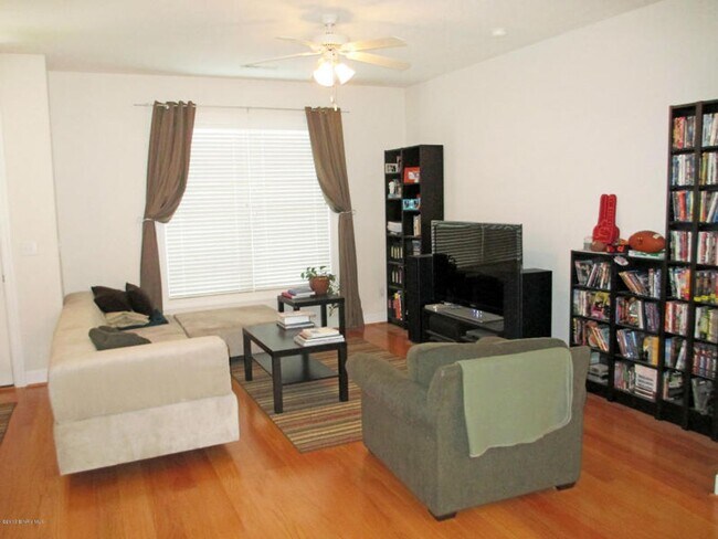 Foto del edificio - 252 Sheliah Court | 3 Bed 3.5 Bath W/ Fini...