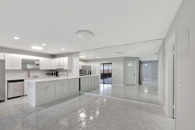 Building Photo - 4185 Turnberry Cir