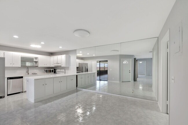 Foto del edificio - 4185 Turnberry Cir