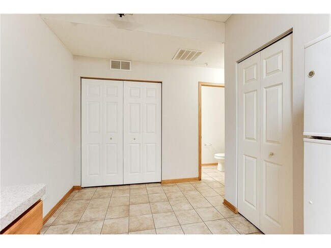 Foto del edificio - 5040 Holly Ln N