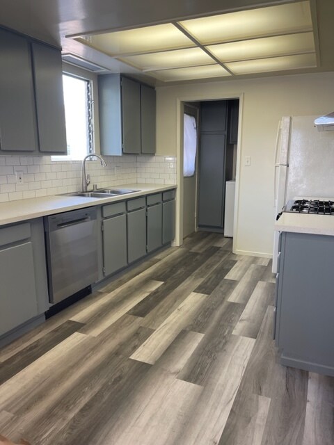 cocina actualizada - 4109 Beethoven St