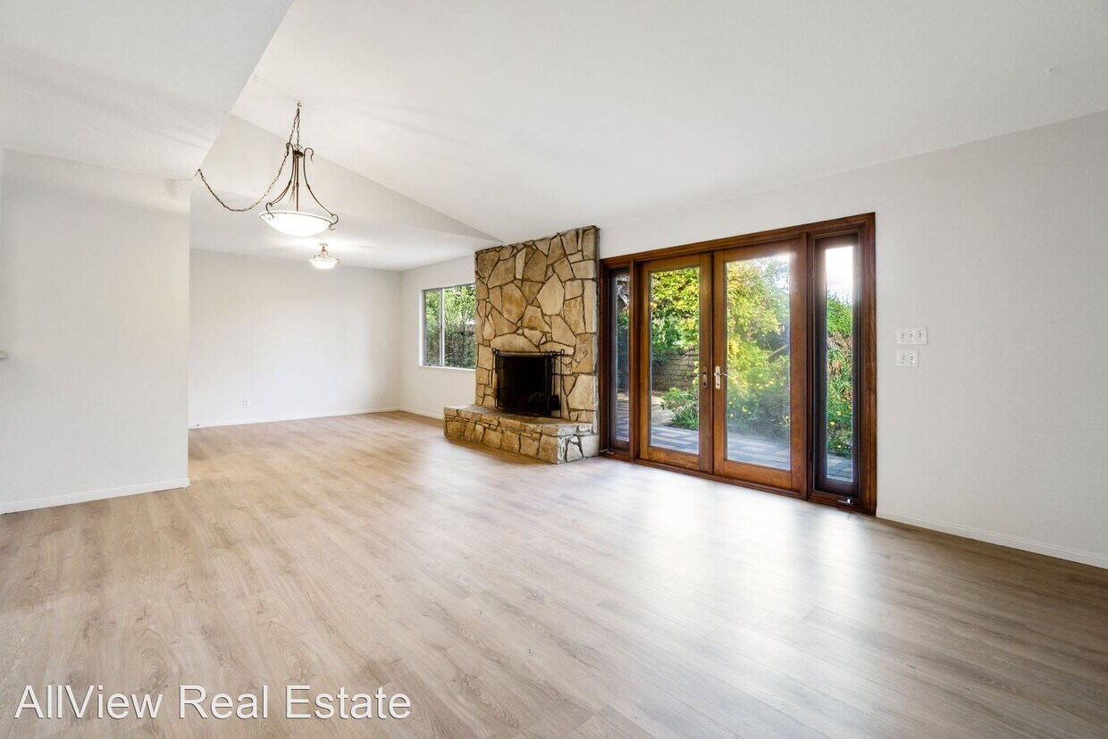 Primary Photo - 4 br, 2.5 bath House - 3174 Gibraltar Aven...