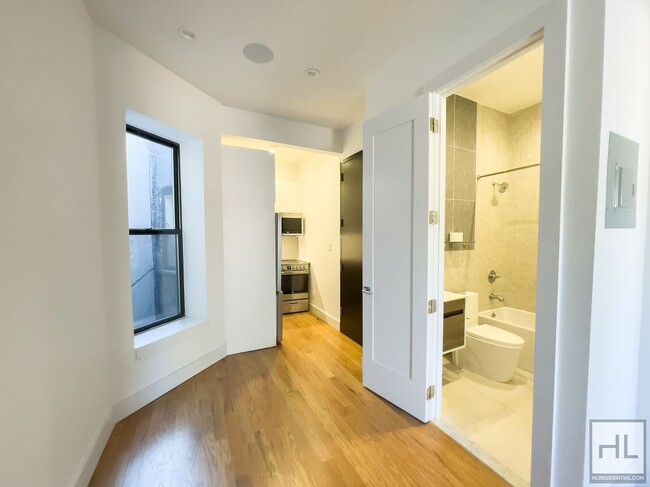 Foto del edificio - Upper East Side / Spacious 1-Bedroom 1-Bat...