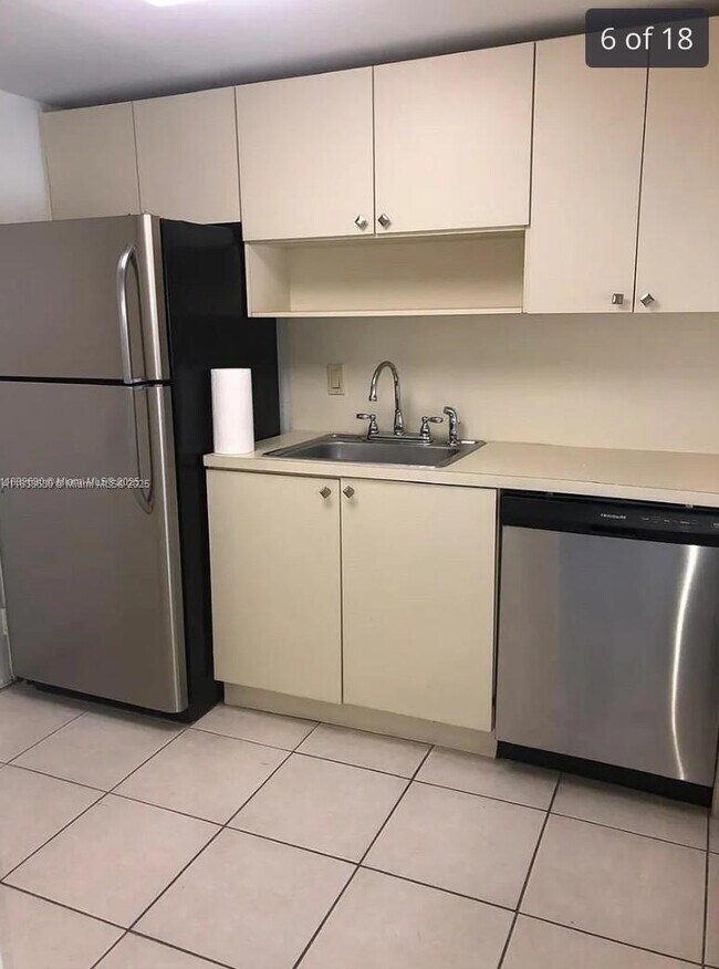 Building Photo - 9970 SW 88th St