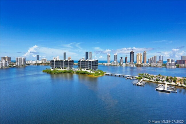 Foto del edificio - 3201 NE 183rd St