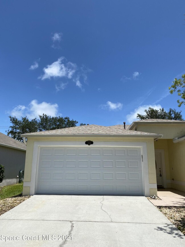 Building Photo - 4346 Four Lakes Dr