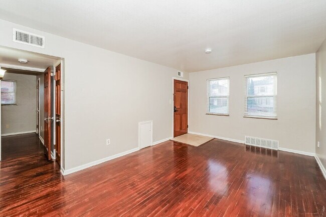 Foto del edificio - 20231 Crystal Ave