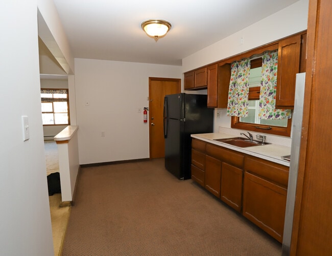 Building Photo - 15 Bleecker St