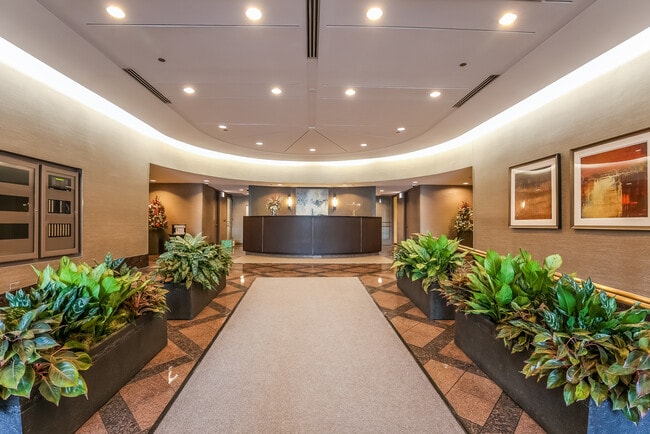 Building Photo - 480 N McClurg Ct