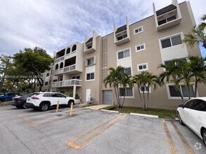 Building Photo - 7732 Camino Real