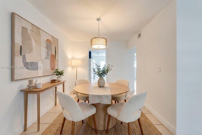 Foto del edificio - 1450 NE 170th St