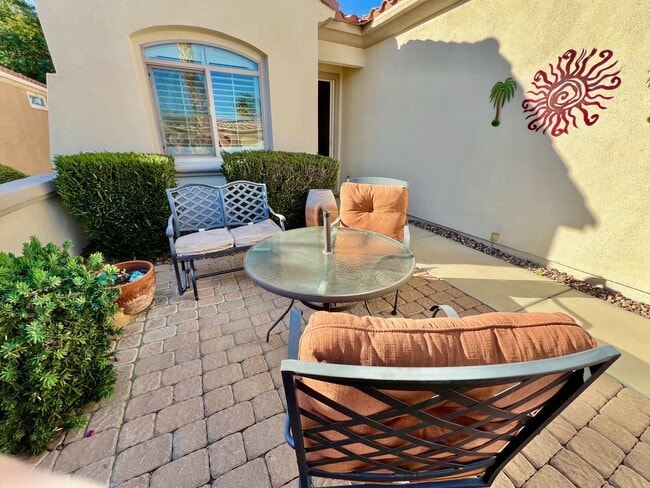 Building Photo - 40759 Calle Guapo