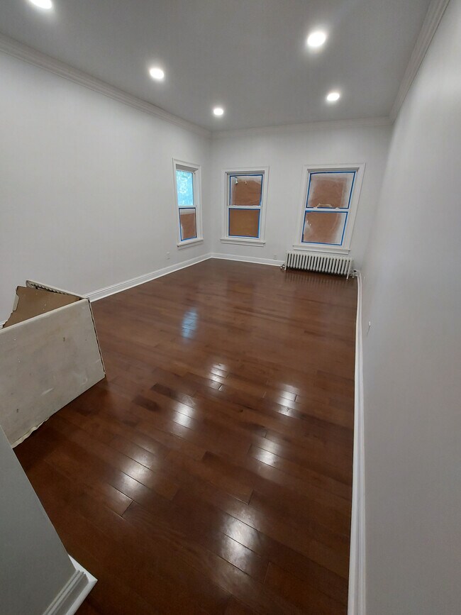 Foto del edificio - 212 Richmond Ave