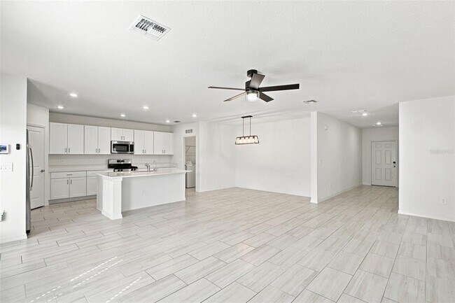 Building Photo - 35418 Ackley Trce
