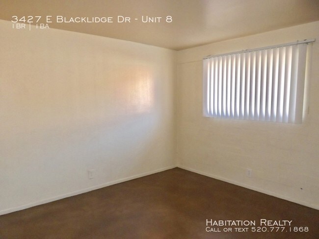 Building Photo - 3427 E Blacklidge Dr