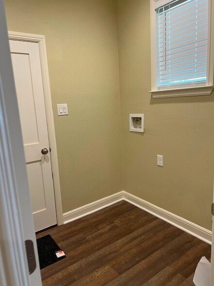Building Photo - 12600 Plassmeyer Ct