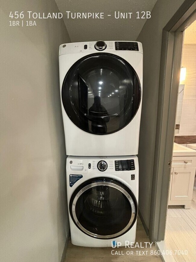 Foto del edificio - 456 Tolland Turnpike