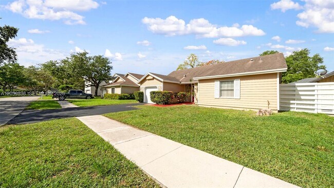 Foto del edificio - 14780 SW 139th Ct