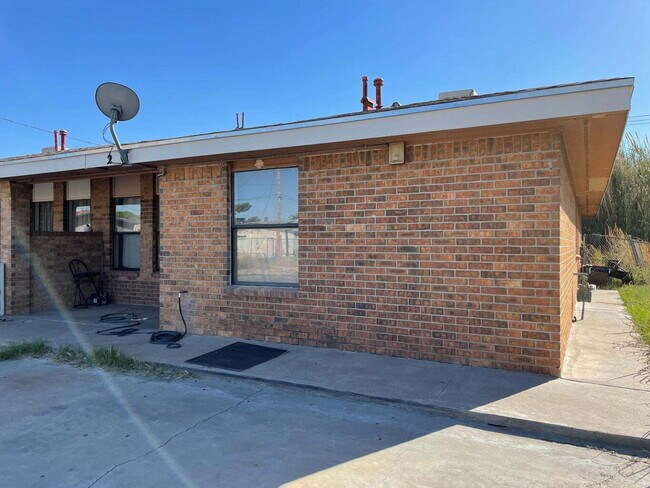 Foto del edificio - 7214 Dale Rd