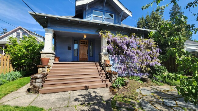 Building Photo - 4530 NE 23rd Ave