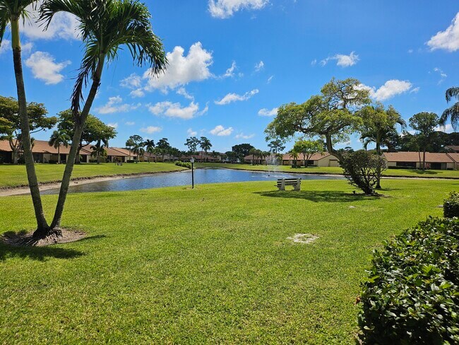 Foto del edificio - 811 Sky Pine Way