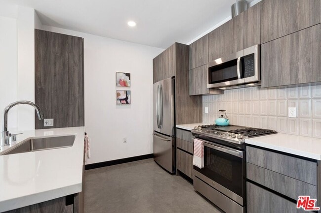 Foto del edificio - 11036 Moorpark St