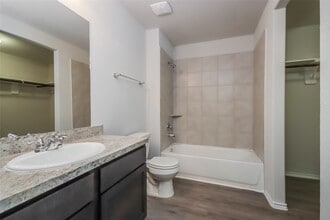 Building Photo - 2621 Lina Dr