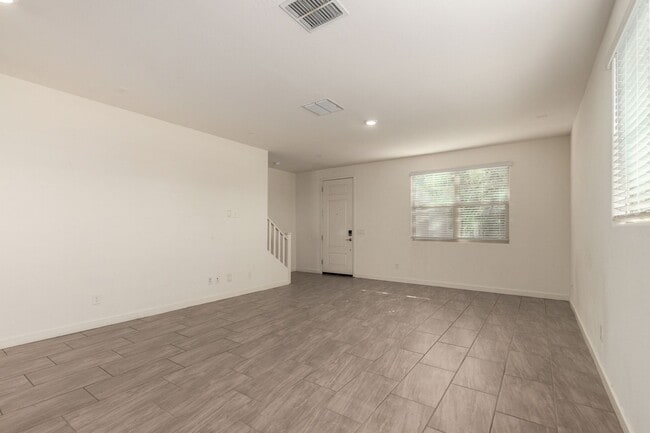 Building Photo - Beautiful 3 Bed, 3.5 Bath Home in Prime Gi...