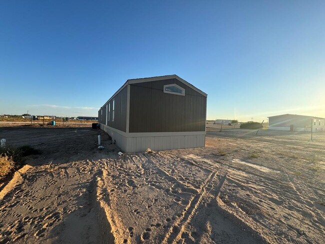 Foto del edificio - 14574 W 3rd St