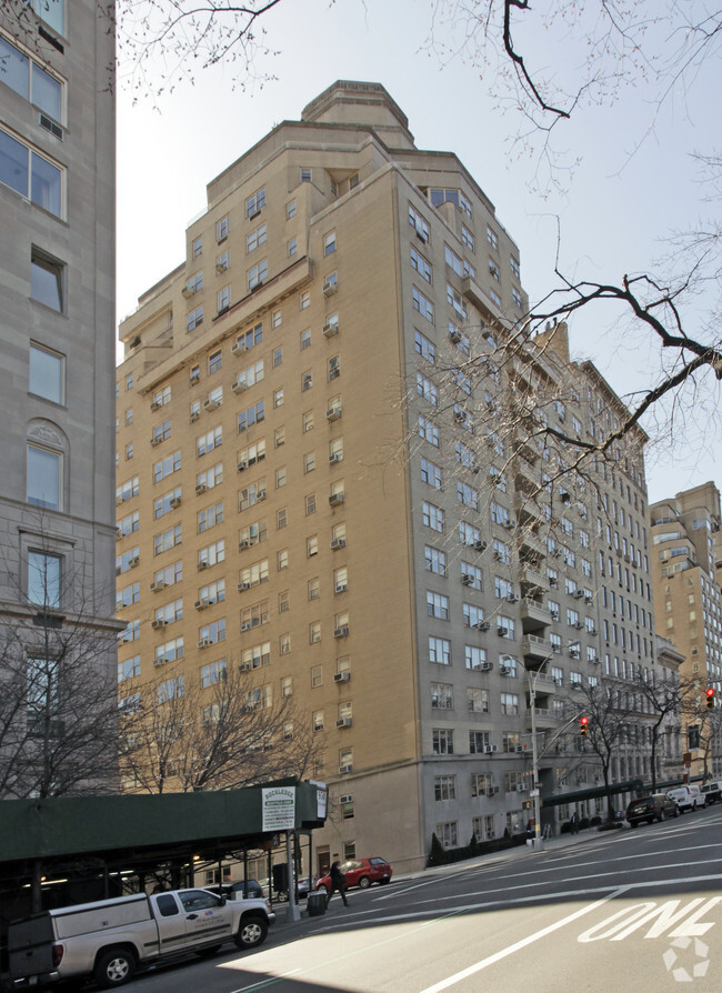 Foto del edificio - 945 Fifth Ave