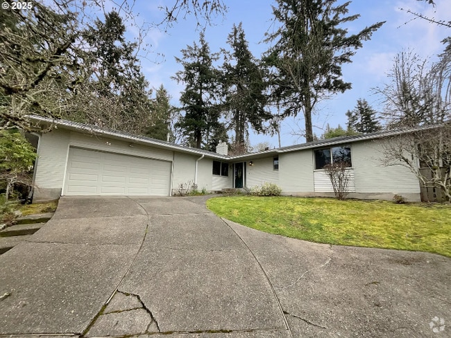 Building Photo - 1690 SW Woodland Terrace