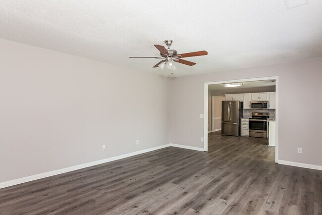 Foto del edificio - 9826 Baxter Caldwell Dr