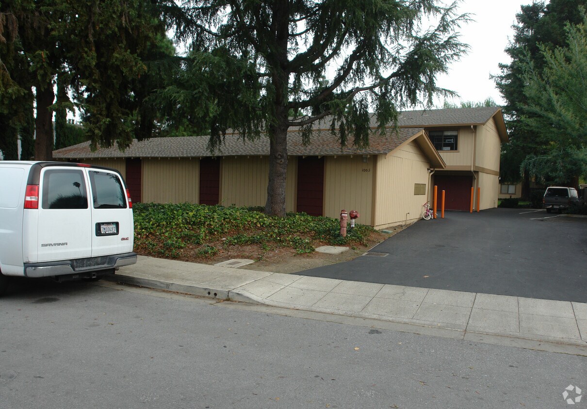 Primary Photo - 1005 Boranda Ave