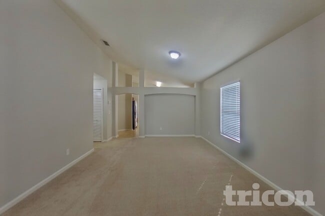 Building Photo - 87 Marisco Way