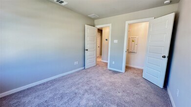 Building Photo - 2805 Bluebonnet Ridge Dr