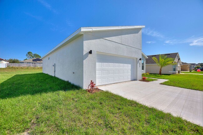 Foto del edificio - Newly Built Home! Modern, energy efficient...