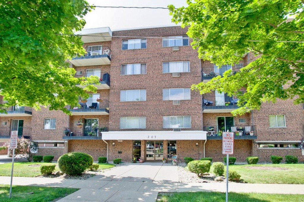 Primary Photo - 205 W Miner St