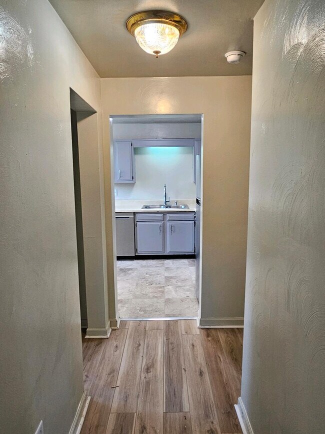 Foto del edificio - 1222-1224 Maple Ave SW