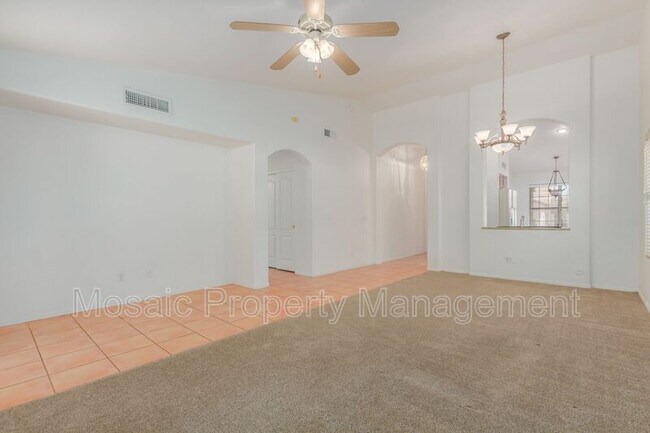 Building Photo - 2033 E Willow Wick Rd